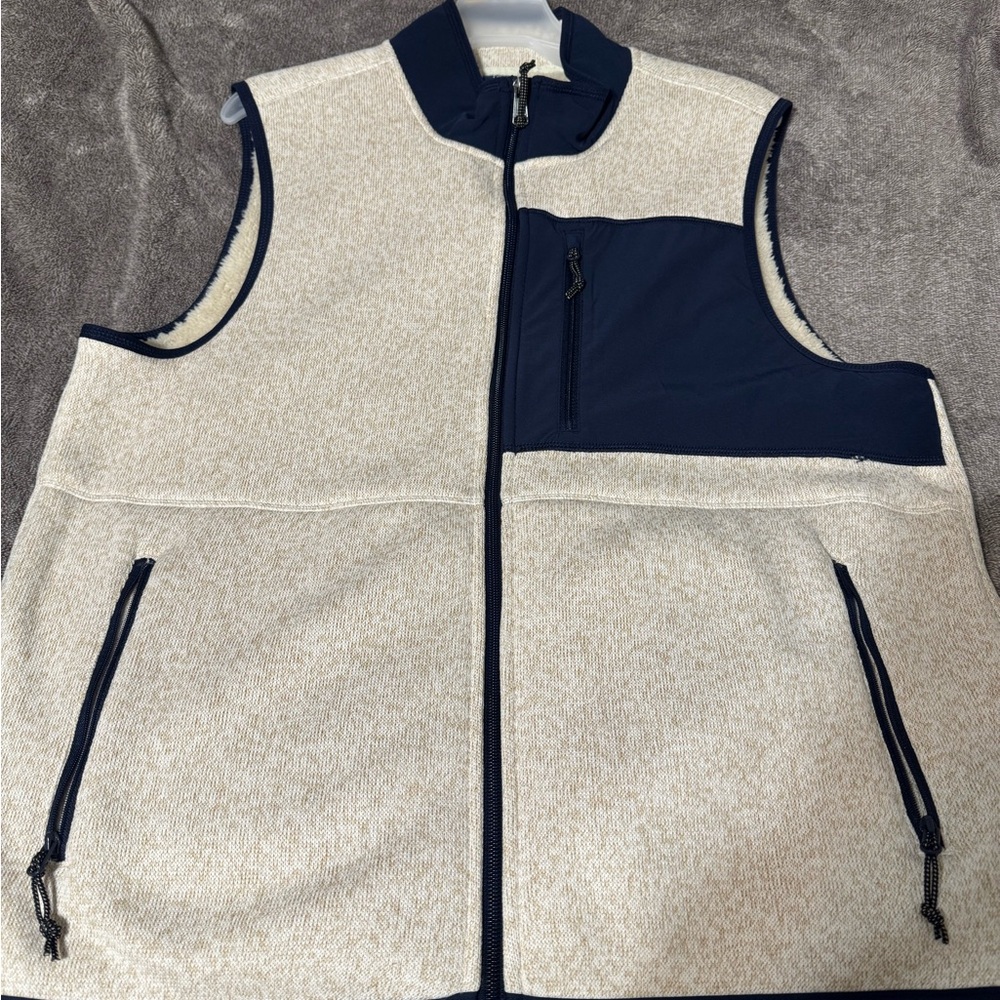 Men's Two-Tone Sleeveless Jacket
